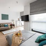Urban Gem With Private Parking, Relaxing Balcony At Metro Station, Only 10 Min To Centre *