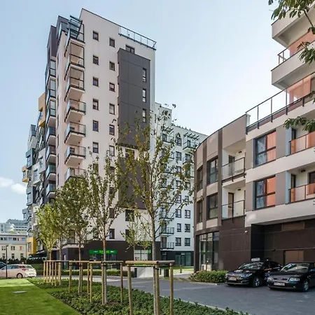Urban Gem With Private Parking, Balcony At Metro Station, Only 10 Min To City Centre * Warsaw