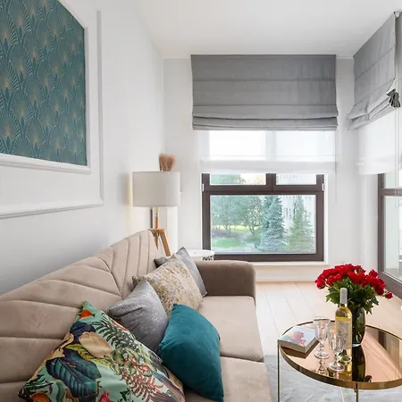 Urban Gem With Private Parking, Balcony At Metro Station, Only 10 Min To City Centre