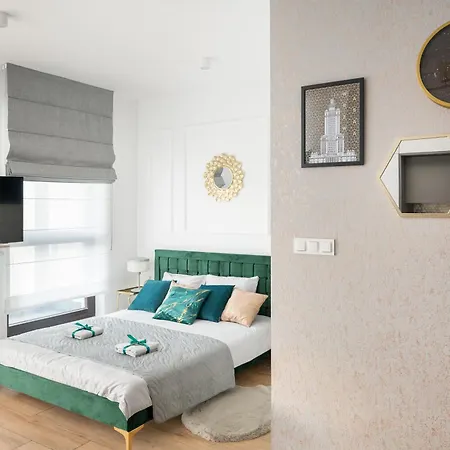 Apartment Urban Gem With Private Parking, Balcony At Metro Station, Only 10 Min To City Centre Warsaw