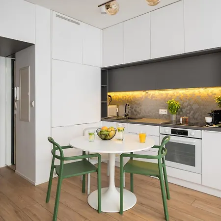 Urban Gem With Private Parking, Balcony At Metro Station, Only 10 Min To City Centre *