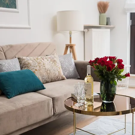 Urban Gem With Private Parking, Balcony At Metro Station, Only 10 Min To City Centre * Warsaw