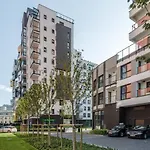 Urban Gem With Private Parking, Relaxing Balcony At Metro Station, Only 10 Min To Centre * Warszawa
