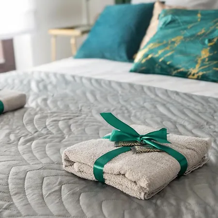 Urban Gem With Private Parking, Relaxing Balcony At Metro Station, Only 10 Min To Centre Apartamento *